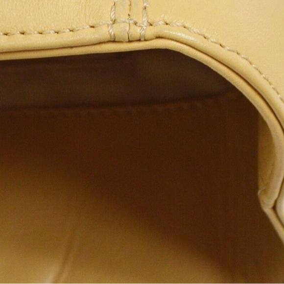 Lambskin CHANEL shoulder/tote with tortoise handles - Picture 8 of 8